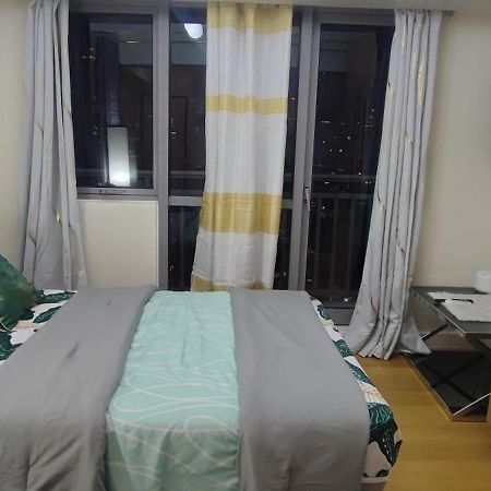 מנילה Aveline Suites Elite Rockwell View Acqua Private Residences Near Rockwell Makati מראה חיצוני תמונה