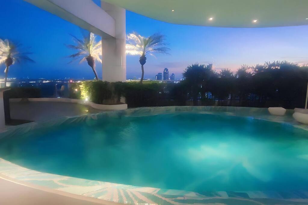 מנילה Aveline Suites Elite Rockwell View Acqua Private Residences Near Rockwell Makati מראה חיצוני תמונה