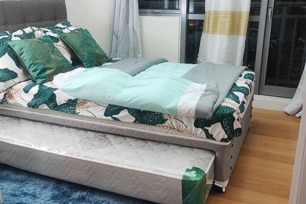 מנילה Aveline Suites Elite Rockwell View Acqua Private Residences Near Rockwell Makati מראה חיצוני תמונה