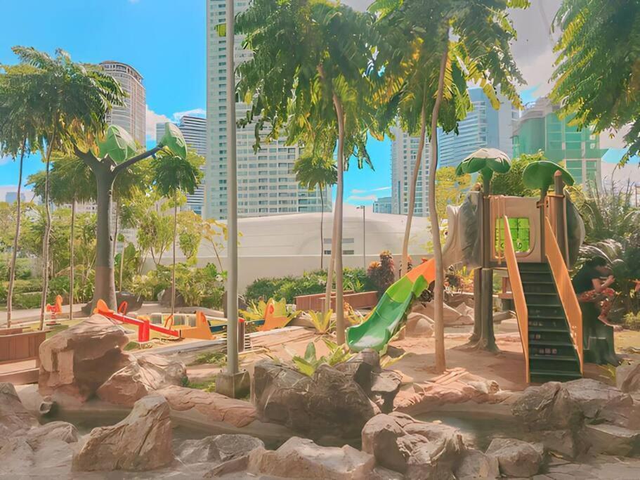 מנילה Aveline Suites Elite Rockwell View Acqua Private Residences Near Rockwell Makati מראה חיצוני תמונה