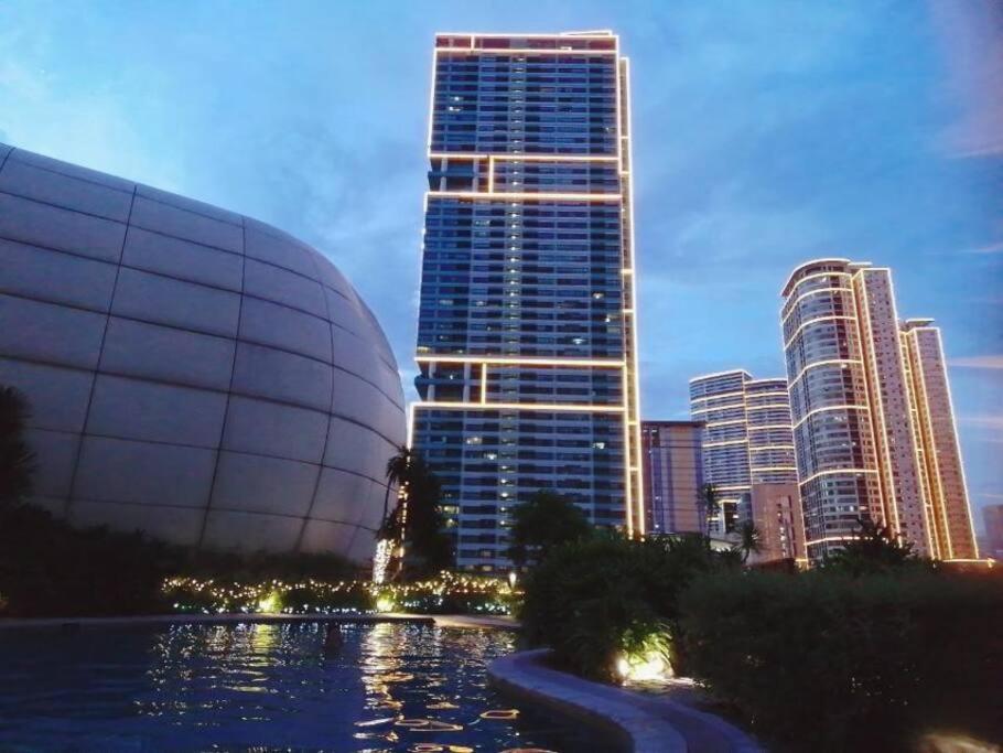 מנילה Aveline Suites Elite Rockwell View Acqua Private Residences Near Rockwell Makati מראה חיצוני תמונה