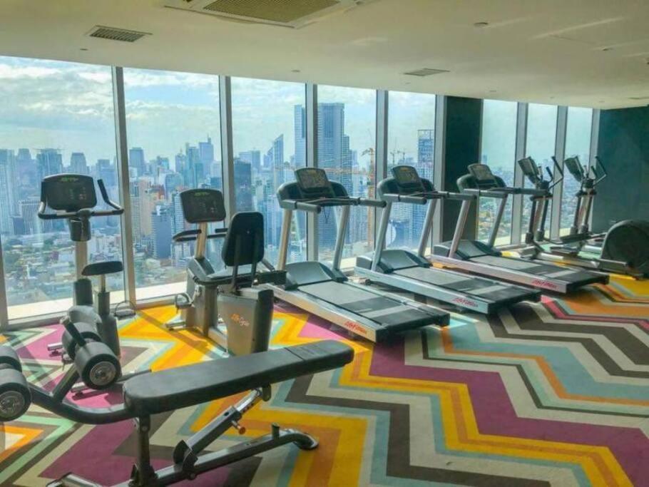 מנילה Aveline Suites Elite Rockwell View Acqua Private Residences Near Rockwell Makati מראה חיצוני תמונה