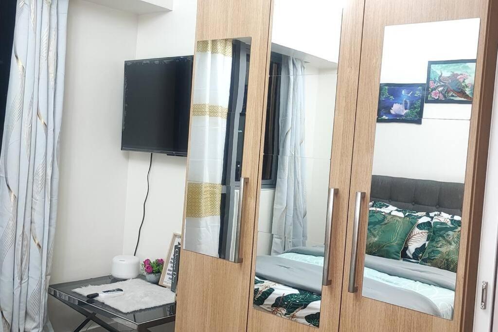מנילה Aveline Suites Elite Rockwell View Acqua Private Residences Near Rockwell Makati מראה חיצוני תמונה
