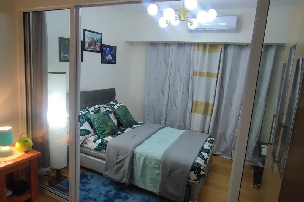 מנילה Aveline Suites Elite Rockwell View Acqua Private Residences Near Rockwell Makati מראה חיצוני תמונה