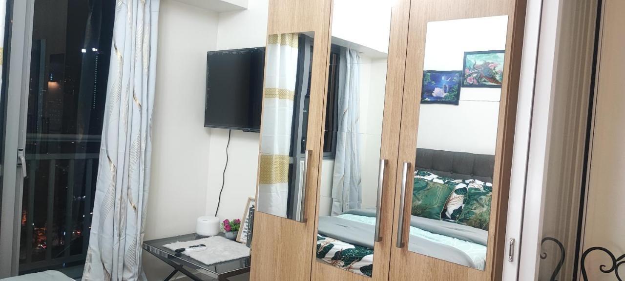 מנילה Aveline Suites Elite Rockwell View Acqua Private Residences Near Rockwell Makati מראה חיצוני תמונה